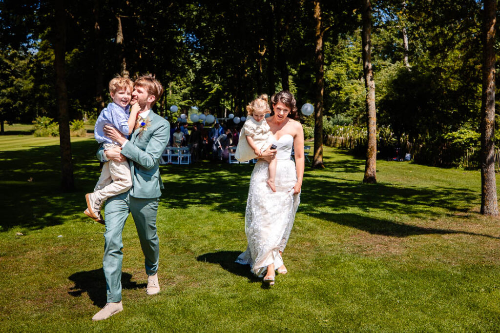 bruidspaar-en-bruidskinderen ceremonie kasteel de haere